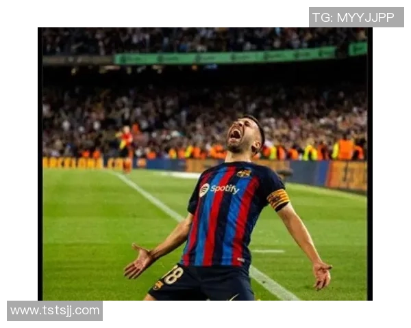 足球场上的传奇瞬间足球明星与教练的默契挥手时刻