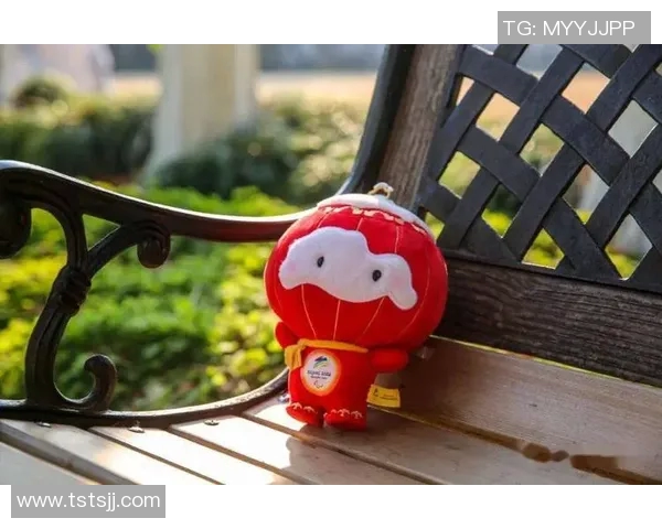 足球明星冰墩墩的魅力瞬间尽在这里让我们一起欣赏这些精彩的图片吧